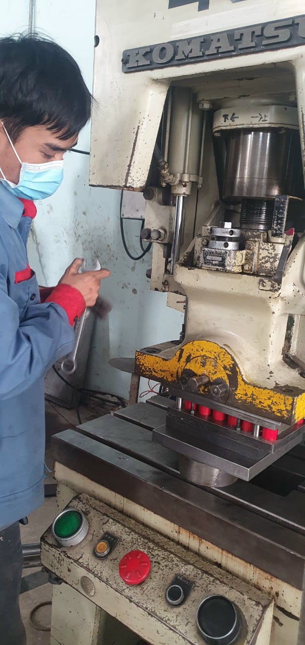 stamping machine.jpg